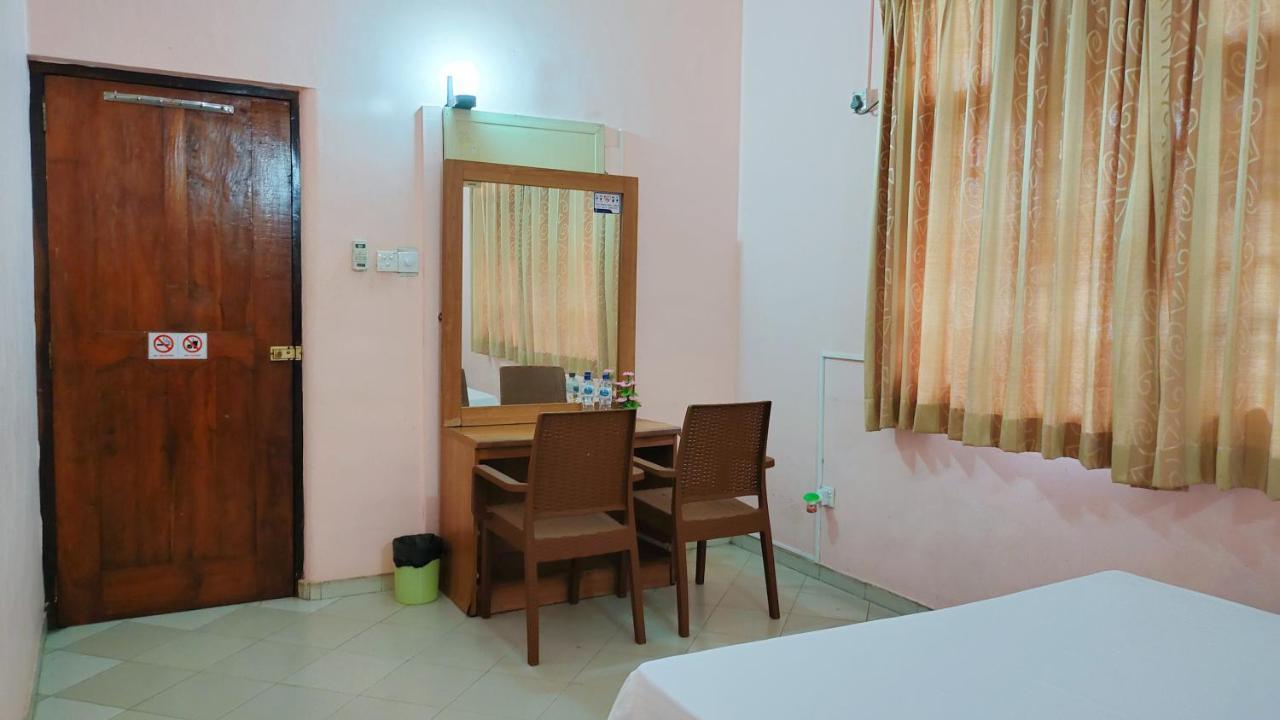Airport Residence Inn Katunayaka Exteriör bild